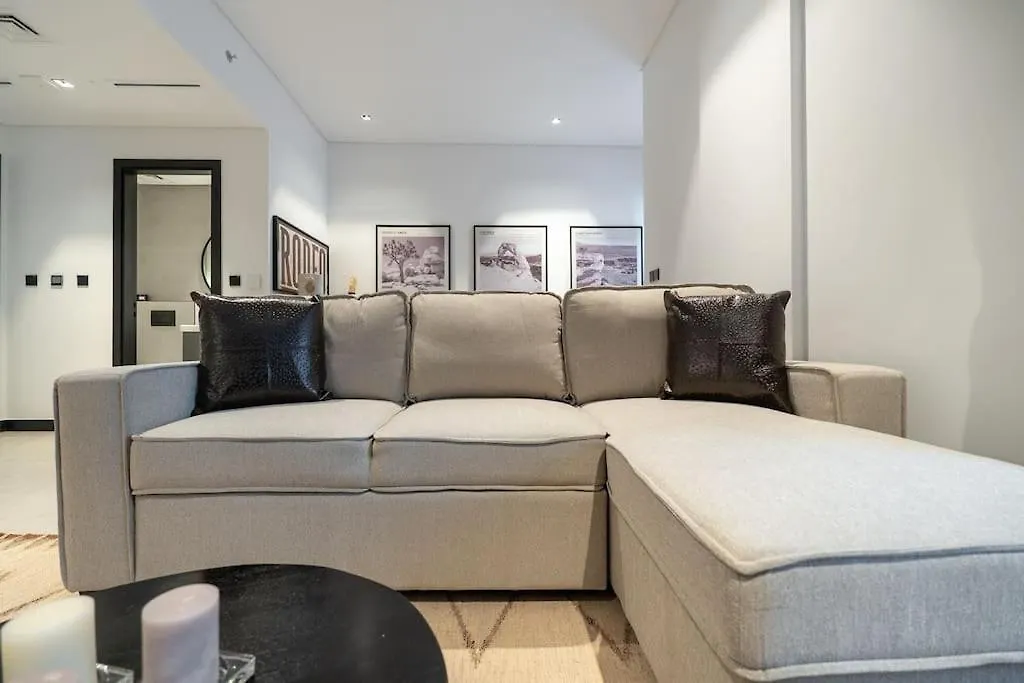 Ranch Living 1 Bedroom Apartment In Business Bay By Suiteable Dubai