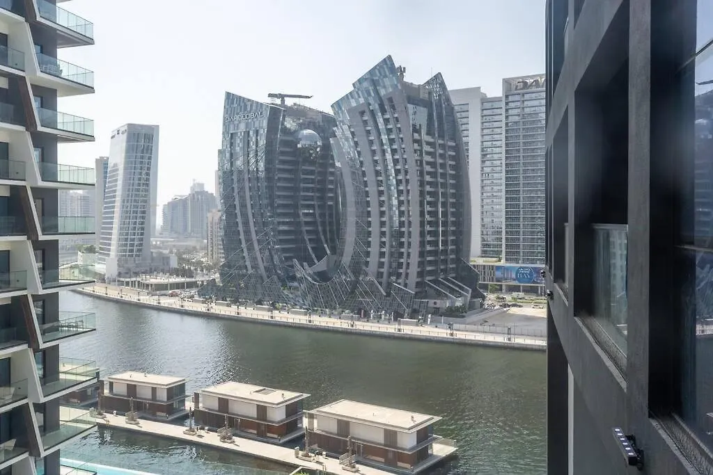 Ranch Living 1 Bedroom Apartment In Business Bay By Suiteable Dubai